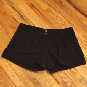 Mandee Black Cuffed Pleated Shorts Size 7